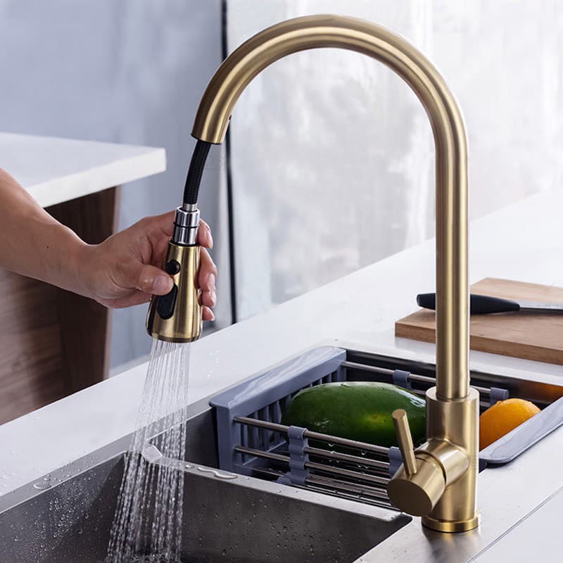 Gebürstet Gold Küchenarmatur mit ausziehbarem Brausekopf